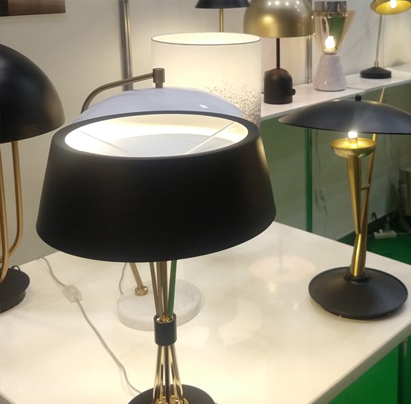 インテリア照明 デザイン照明 テーブルライト ゴールド（W350×H660mm）