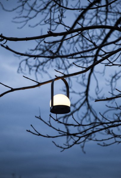 Menu】「Carrie LED table lamp, burned red」テーブルランプ バーン 