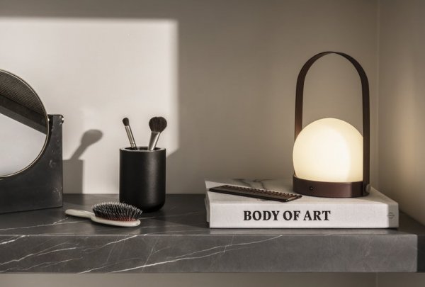 Audo Copenhagen（オドー・コペンハーゲン）ポータブル照明 Carrie