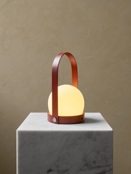 【Menu】「Carrie LED table lamp, burned red」テーブルランプ バーンドレッド(Φ135×H245mm)