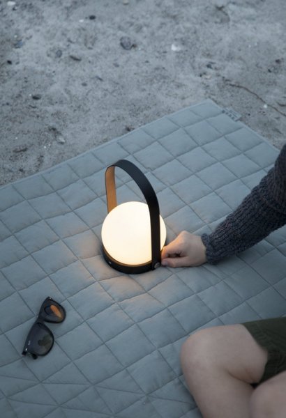 新品 MENU Carrie Table Lamp Olive