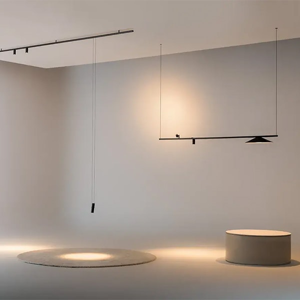 【VIBIA】 スペイン・ショップレール照明「Circus」スポットライト ブラック/ベージュ 配光角度:Medium(34°)(φ40×H170mm)