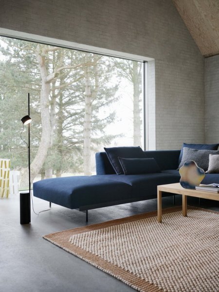 Muuto ポストフロアランプ　Post floor lamp black Muuto | Post Floor Lamp, Black | Vancouver Special