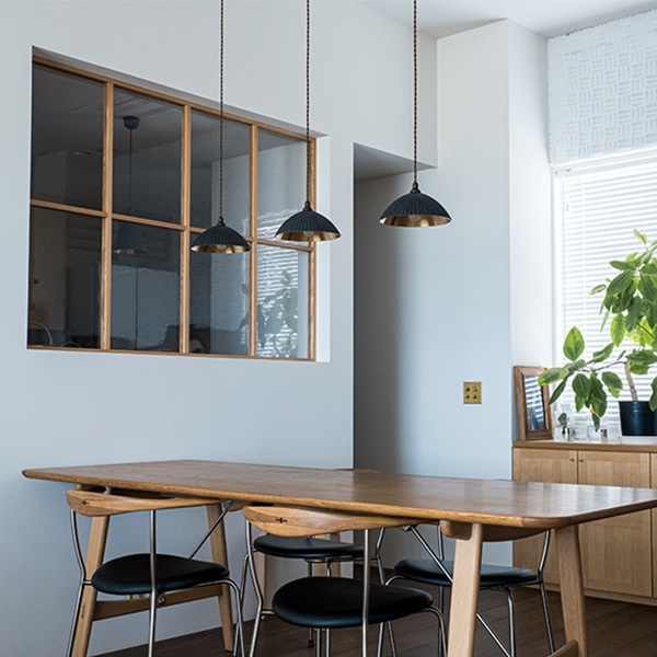 【FUTAGAMI】「ペンダントランプ プリーツ フラット」1灯・黒ムラ（φ210×H110mm）