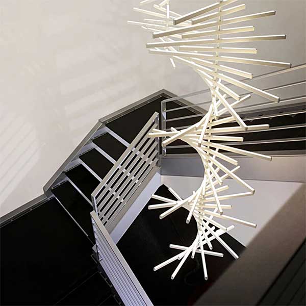 デザイン照明　モダンLEDペンダントライト　ブラック／ホワイト（W470mm）