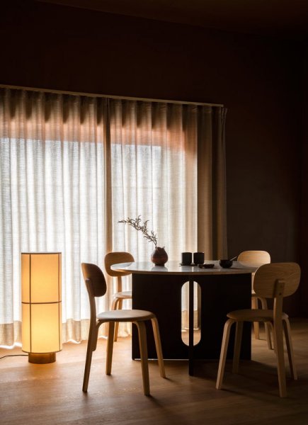 【AUDO】「Hashira floor lamp」フロアランプ　ホワイト（φ300×H830mm）