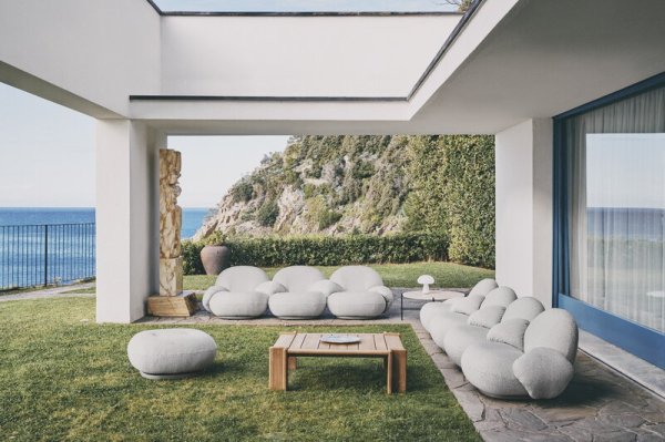 【GUBI】北欧デザイン照明「Obello table lamp, frosted glass」テーブルライト(Φ220×H240mm)