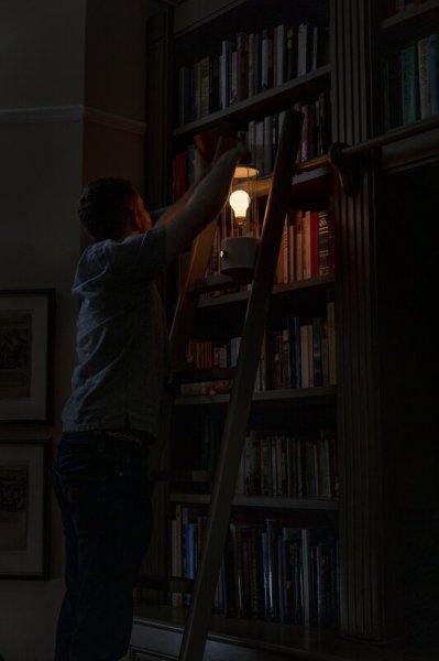【Tala】北欧デザイン照明「The Muse portable lamp, Candlenut White」テーブルライト(Φ125×H338mm)