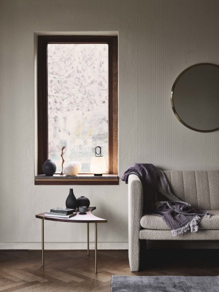 【&Tradition】デンマーク・北欧デザイン照明「Lucca SC51 table lamp」コードレステーブルランプ オパール-ブラック(Φ160×H280mm)