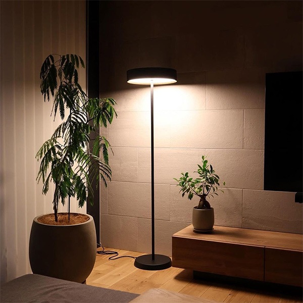 グローLEDフロアランプ「Glow LED-floor lamp」ブラック／ホワイト（Φ380×H1500mm）