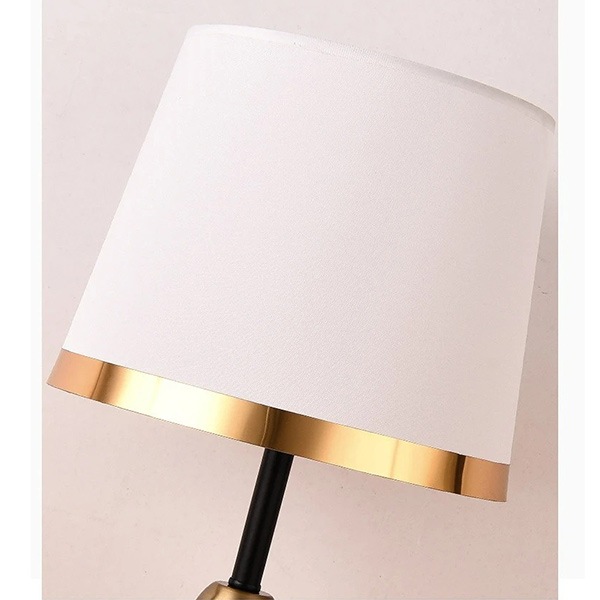 【リーズナブル】デザイン照明　モダンテーブルライト　ブラック・ホワイト（φ250×H470mm）