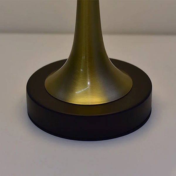 デザイン照明　モダンテーブルライト　ホワイト・4タイプ（φ200×H390／400mm）