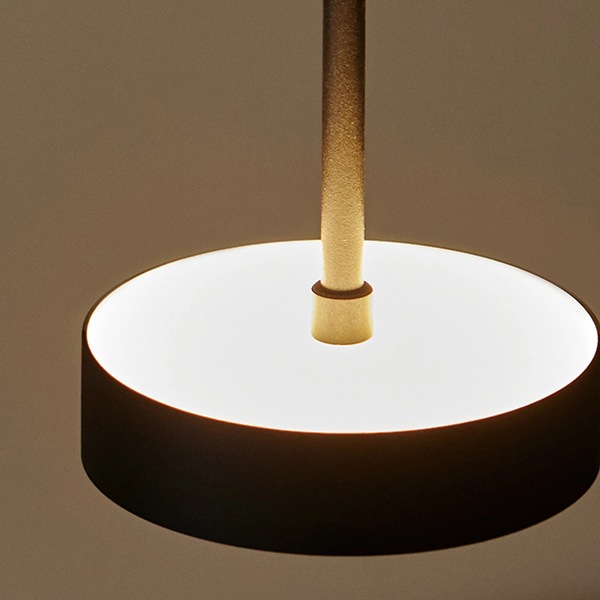 コアLEDペンダントライト「Core LED-pendant light」1灯・ブラック／ホワイト（φ100×H125mm）
