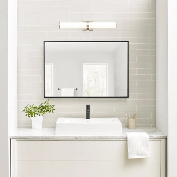 【TECH LIGHTING】アメリカ・ウォールライト「Lynk 24 Bath」シルバー(W610×D77×H117mm)