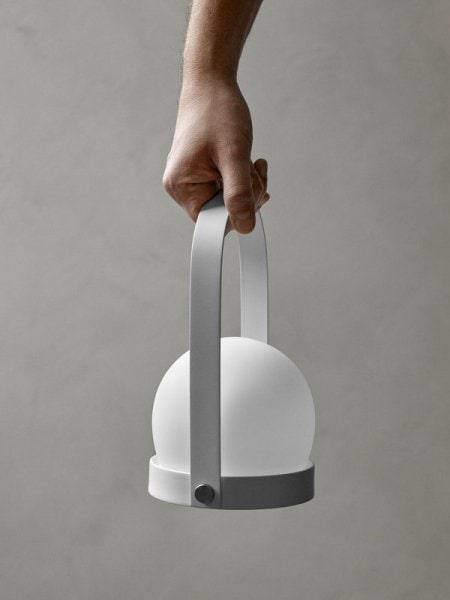 【Menu】「Carrie LED table lamp, white」テーブルランプ ホワイト(Φ135×H245mm)