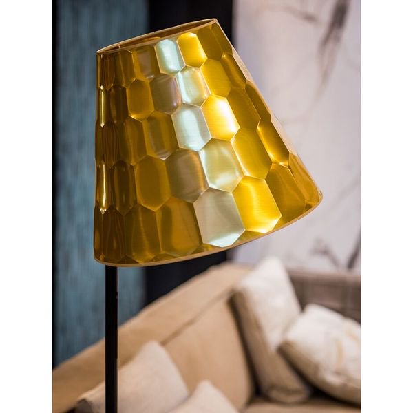 【MARETTI】オランダ・シェードフロアランプ「HEXAGON」1灯  GOLD（φ300×H1650mm）