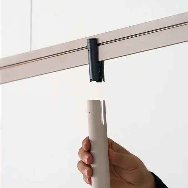 【VIBIA】 スペイン・ショップレール照明「Bind」スポットライト ブラック/ベージュ(φ40×H230mm)