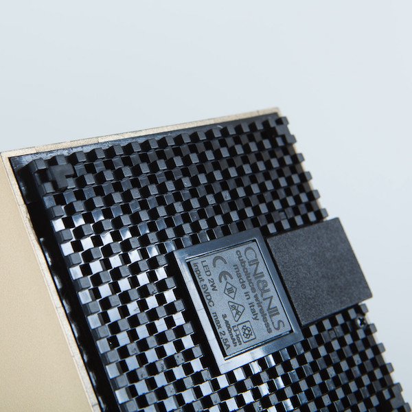 【Cini＆Nils】イタリア・インテリア照明「Cuboluce Wireless」テーブルライト レッド（W100×H110mm）