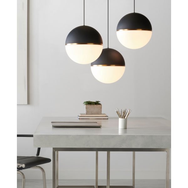 【TECH LIGHTING】アメリカ・ボール型ペンダントライト「AKOVA」1灯Matte Black／Aged Brass（φ350mm）