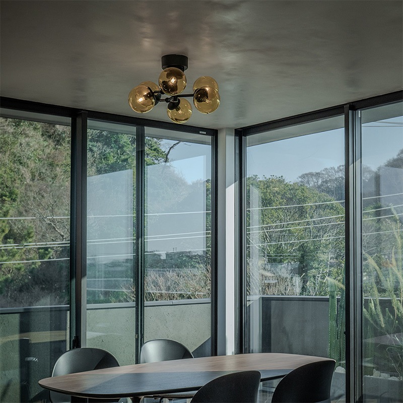 【BRID】北欧スタイル ガラスボールシーリングライト6灯「TINY GLASS CEILING LIGHT 6」 ブラック×アンバー（Φ560×H290mm）