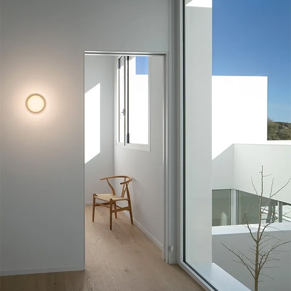 VIBIA】 スペイン・デザイン照明「Dots glass」ウォールライト