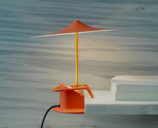 【Wästberg】「w153 Ile table lamp, poppy red」テーブルランプ ポピーレッド(Φ200×H190mm)