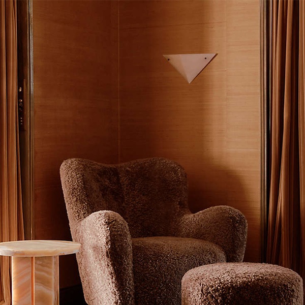 アメリカ・デザイン照明　アラバスターウォールライト「Onirique」White・1灯（W351×D170×H183mm）