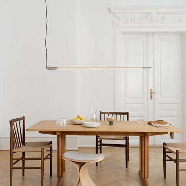 【Gejst】「Radent pendant lamp 135 cm, brass」デザイン照明　スチール（W1350×D45×H58mm）