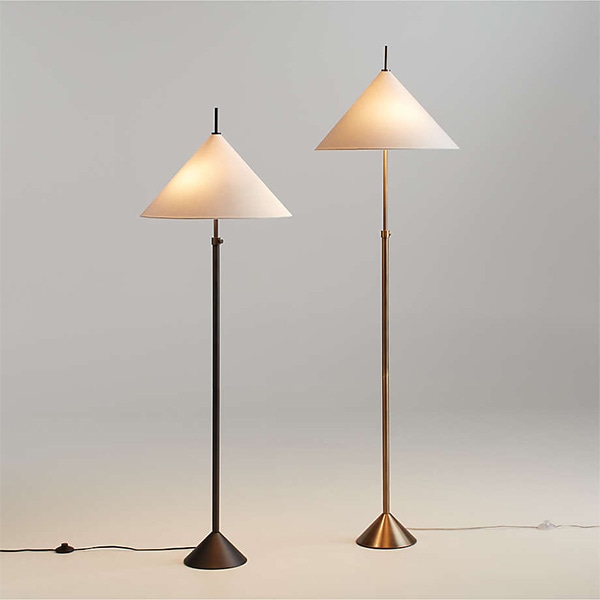 アメリカ・デザイン照明 モダンメタルフロアランプ「Seymour」Brass・2