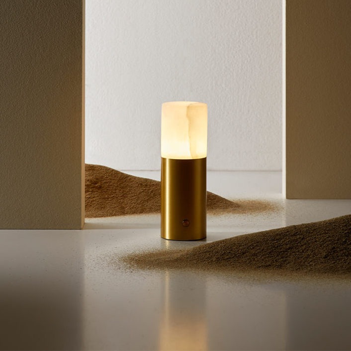 【aromas】 スペイン・インテリア照明「LIND (USB)」テーブルライト ゴールド (W70×D70×H200mm)