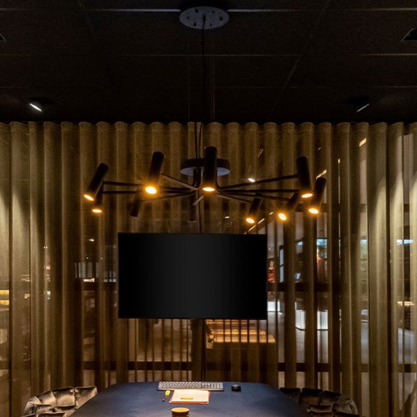 【MARETTI】オランダ・ペンダントライト「HICKS」10灯  ブラック（W1104×H1073.5mm）