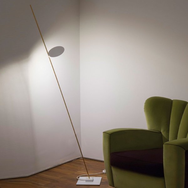 「Lederam F1」デザイン照明フロアランプ ブラック(Φ170×W581×H1752mm)