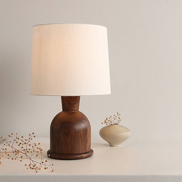 【WorkOf】アメリカ・デザイン照明 テーブルライト「Beacon Table Lamp」ウォールナット／メープル 1灯（φ280×H458mm）