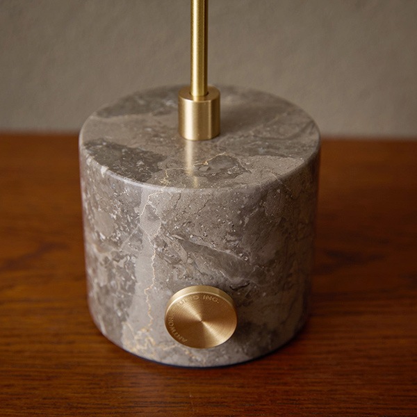 イノセンスLEDテーブルランプ L「Innocence LED-table lamp (L)」ブラック／グレージュ／ホワイト（φ170×H420mm）