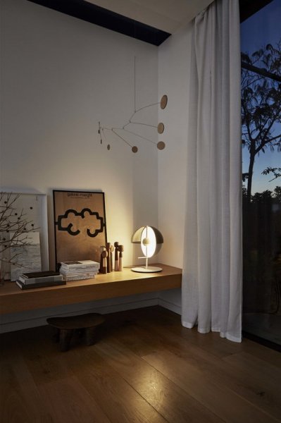 【Marset】「Theia M table lamp, white」テーブルランプ ホワイト(Φ320×H435mm)