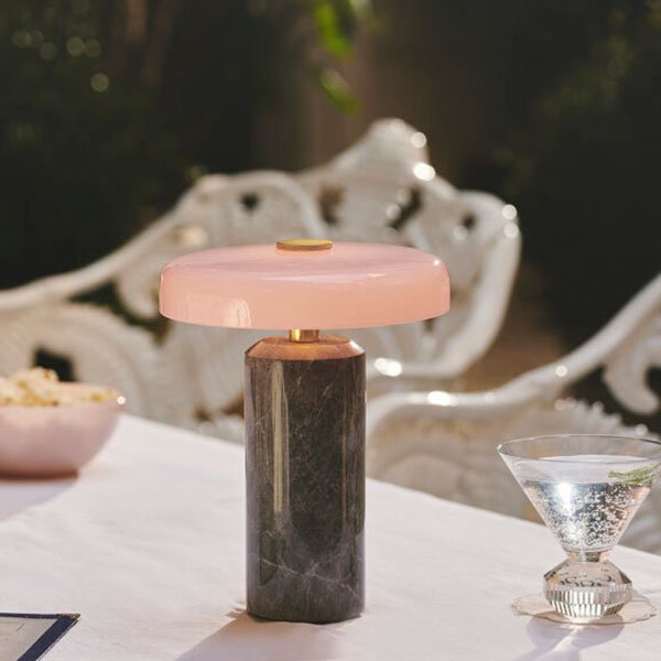 【70%OFF!アウトレット大特価セール】【3台在庫有!】【DESIGN BY US】デンマーク・北欧照明 テーブルライト 「TRIP」1灯(Φ170×H210mm)