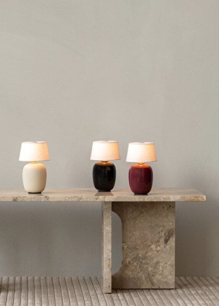 【Menu】北欧デザイン照明「Torso Portable table lamp, ruby」テーブルライト(Φ120×H200mm)