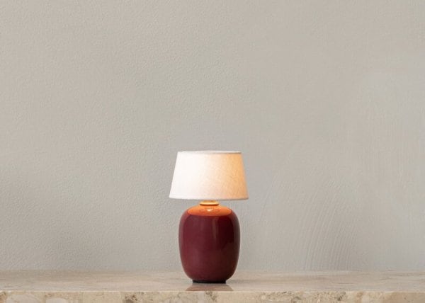 【Menu】北欧デザイン照明「Torso Portable table lamp, ruby」テーブルライト(Φ120×H200mm)