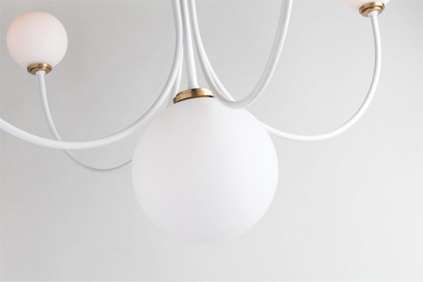 【MITZI】アメリカ・ガラスボールシャンデリア「COCO」5灯・ゴールド×ホワイト（W762.0×H698.5mm）