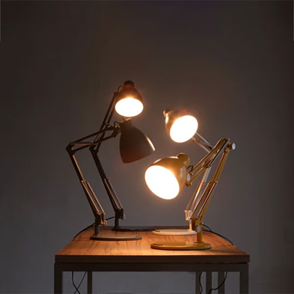 デザイン照明　テーブルライト「BISLEY DESKLAMP」グレー（W165×D165×H187mm）