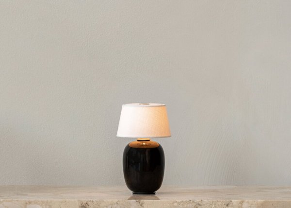 【Menu】北欧デザイン照明「Torso Portable table lamp, black」テーブルライト(Φ120×H200mm)