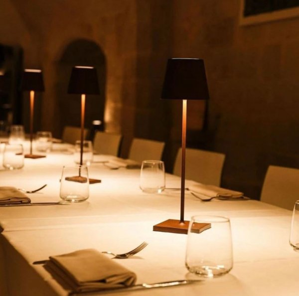 【リーズナブル】コードなしのワイヤレス充電式LED テーブルライト 1灯  ホワイト／ブラック／ゴールド (W110×H380mm)