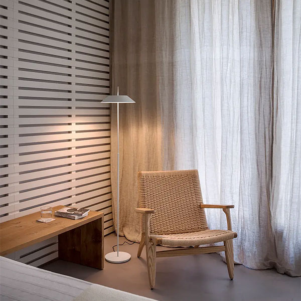 【VIBIA】 スペイン・デザイン照明「Mayfair」フロアライト 全7色(φ300×H1470mm)