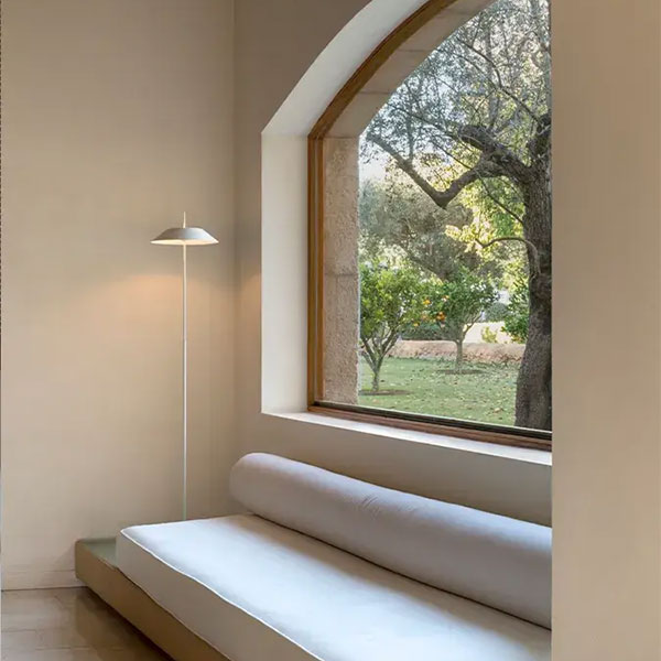 【VIBIA】 スペイン・デザイン照明「Mayfair」フロアライト 全7色(φ300×H1470mm)