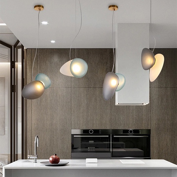 【1台在庫有！】【リーズナブル】デザイン照明　LEDペンダントライト　ブルー×ホワイト（W350×H400mm） 