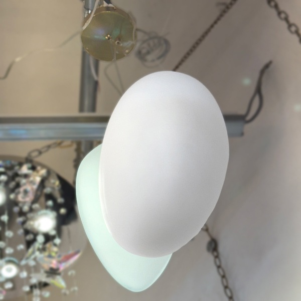 【1台在庫有！】【リーズナブル】デザイン照明　LEDペンダントライト　ブルー×ホワイト（W350×H400mm） 