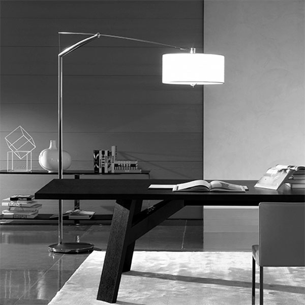 【VIBIA】 スペイン・デザイン照明「Balance」フロアライト　ブラック／シルバー（W2150×H2100mm）