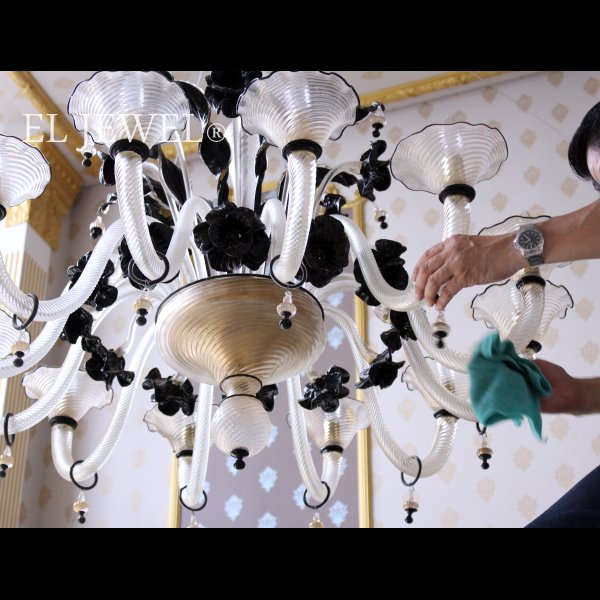 シャンデリア・照明のクリーニング（清掃）