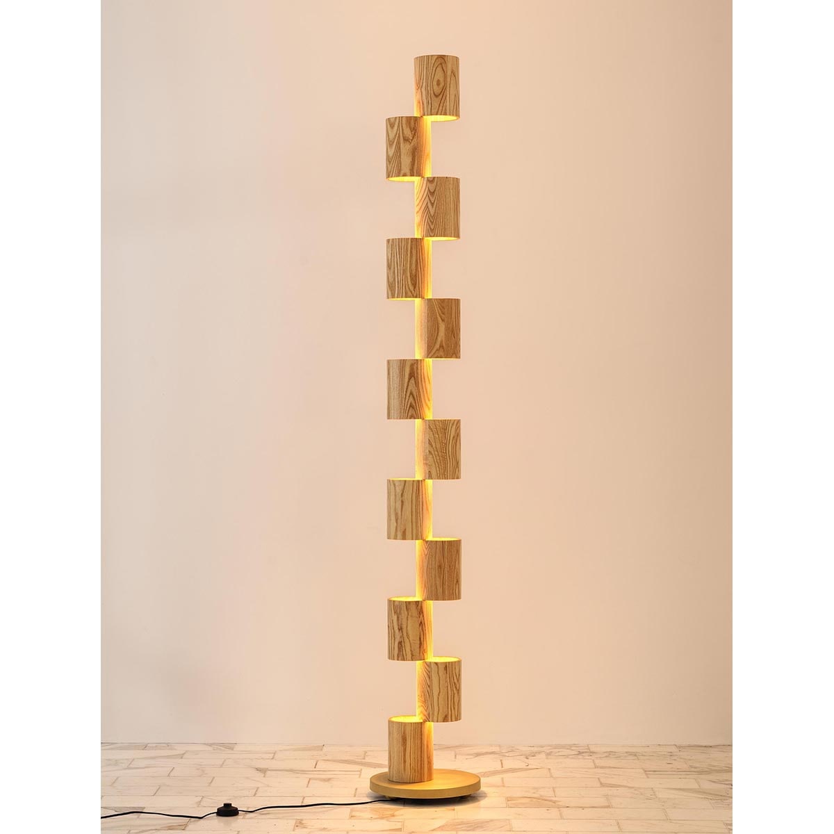 【ALLIED MAKER】アメリカ・インテリア照明「Wood Totem」フロアライト カスタムカラー 12灯 (W343×D343×H2253mm)