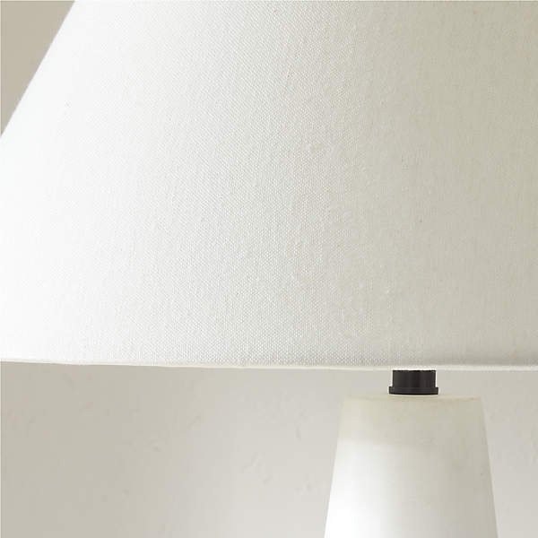 アメリカ・デザイン照明アイボリーテーブルライト「POLAR」1灯(W460×H660mm)